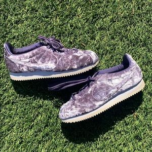 velvet nike classic cortez lavender